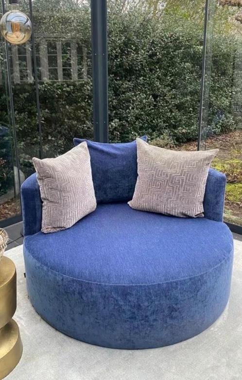 Ronde lounge fauteuil in nieuwstaat. chique Goossens wonen, Huis en Inrichting, Fauteuils, Zo goed als nieuw, Ophalen