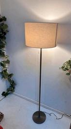 Vloerlamp sfeerlamp ronde witte kap messing stalamp, Huis en Inrichting, Lampen | Vloerlampen, Ophalen, Zo goed als nieuw, Nvt