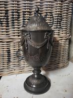 Antieke metalen vaas met deksel, Ophalen of Verzenden, Gebruikt