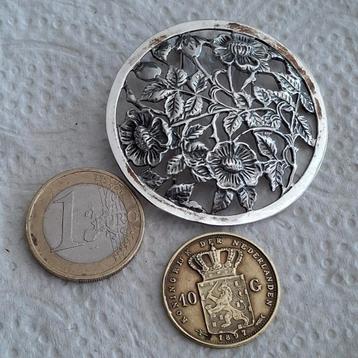 Zilveren broche...zwaardje Gemerkt. beschikbaar voor biedingen