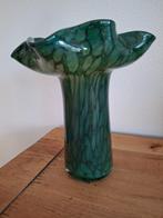 Groene glazen vaas mondgeblazen, Ophalen, Minder dan 50 cm, Groen, Glas