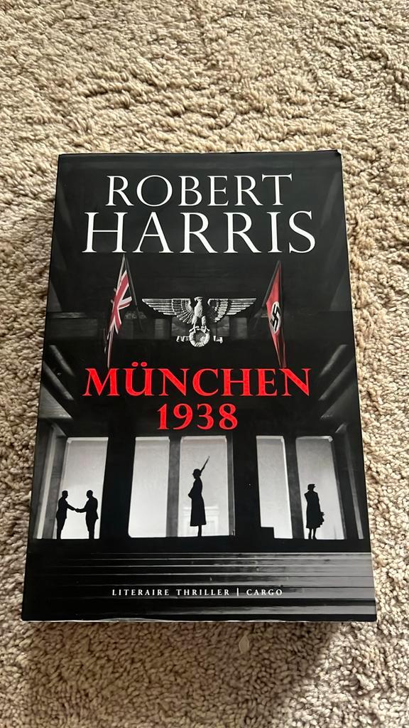 Robert Harris - München 1938, Boeken, Thrillers, Zo goed als nieuw, Ophalen of Verzenden