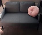 Glostad 2-zitsbank - Donkergrijs - Zo Goed Als Nieuw, Huis en Inrichting, Ophalen, 150 tot 200 cm, Tweepersoons, 75 tot 100 cm