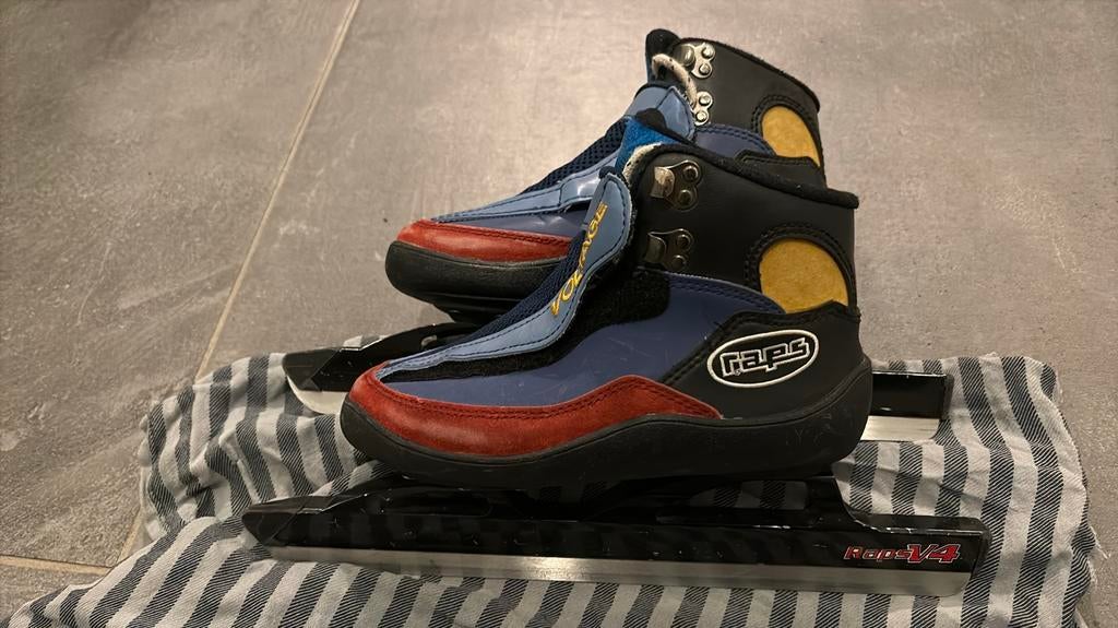 Raps Voltage schaatsen op Raps V4 onderstel, maat 35, Ophalen of Verzenden, Gebruikt, Noren, Raps