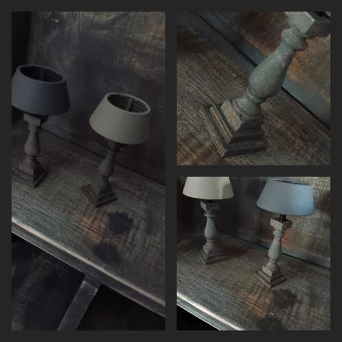 Sober Old Look Black houten balusterlamp miniatuur poppenhui, Verzamelen, Poppenhuizen en Toebehoren, Nieuw, Poppenhuis, Ophalen