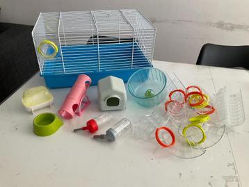 Hamster cage with acessories (h25 x w45 x d27cm) beschikbaar voor biedingen