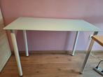 Ikea Bureau met Glazen Blad - 99x52x72 cm, Huis en Inrichting, Ophalen, Zo goed als nieuw, Bureau