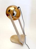 Tafellamp hout met koperkleurige metalen kap, Ophalen, Gebruikt, Metaal, 50 tot 75 cm