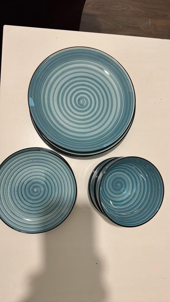 Servies - Ongebruikt, 4 schaaltjes (1 met barst), Huis en Inrichting, Keuken | Servies, Zo goed als nieuw, Compleet servies, Overige stijlen