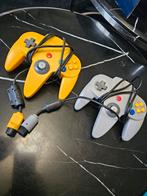 Nintendo 64 controllers 2 stuks origineel, 1 speler, Ophalen of Verzenden, Zo goed als nieuw, Vanaf 3 jaar