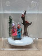 Nieuw in verpakking - 2 kinderen op bankje, Diversen, Kerst, Ophalen of Verzenden, Nieuw