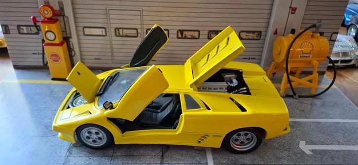 1.18 lamborghini diablo, Hobby en Vrije tijd, Modelauto's | 1:18, Zo goed als nieuw, Auto, Maisto, Ophalen of Verzenden