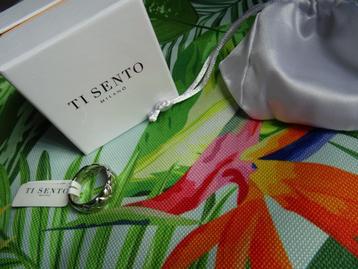 TI SENTO RING met reliëf patroon van €129,00 voor €68,00 beschikbaar voor biedingen