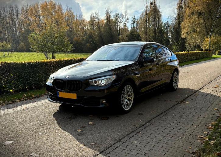 BMW 5-Serie GT 3.0 535I AUT 2010 Zwart, Auto's, BMW, Particulier, 5-Serie GT, ABS, Airbags, Airconditioning, Alarm, Bluetooth