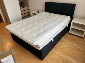 IKEA Boxspring 140x200 + Hoofdbord beschikbaar voor biedingen