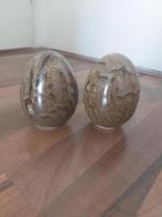 2x Bruine aardewerk decoratieve eieren, H12cm, D 9cm=2euro, Ophalen of Verzenden, Zo goed als nieuw, Dier