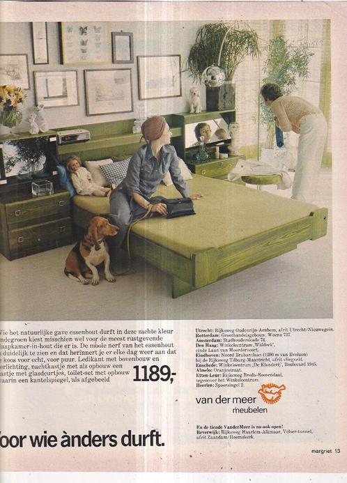 Retro reclame 1974 Van der Meer meubels bed vrouw hond, Verzamelen, Retro, Ophalen of Verzenden