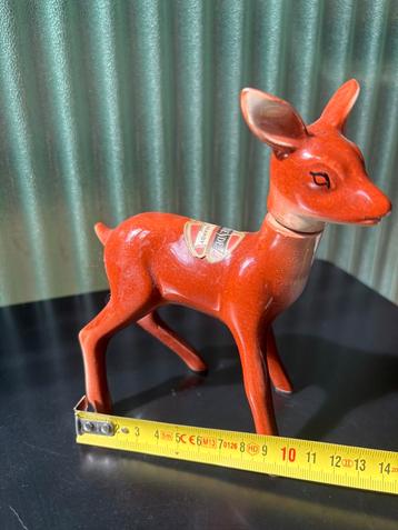 Vintage porseleinen hertje beschikbaar voor biedingen