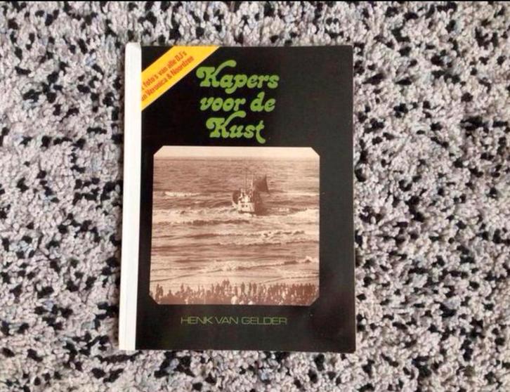 Radio Veronica-Radio Noordzee💥 Kapers op de kust boek, Boeken, Muziek, Zo goed als nieuw, Artiest, Ophalen of Verzenden
