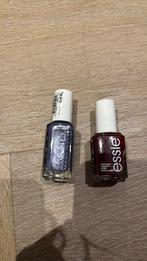 Essie nagellak, Sieraden, Tassen en Uiterlijk, Uiterlijk | Cosmetica en Make-up, Ophalen of Verzenden, Zo goed als nieuw, Paars