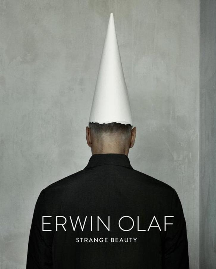 Erwin Olaf - Strange Beauty - Gesigneerd - Nieuw, Boeken, Kunst en Cultuur | Fotografie en Design, Nieuw, Overige onderwerpen