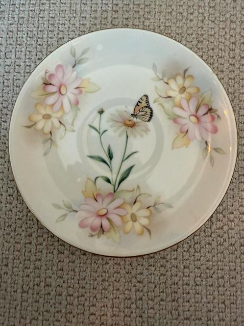 Vintage Royal Castle porseleinen bordje Margriet vlinder, Antiek en Kunst, Antiek | Wandborden en Tegels, Ophalen of Verzenden