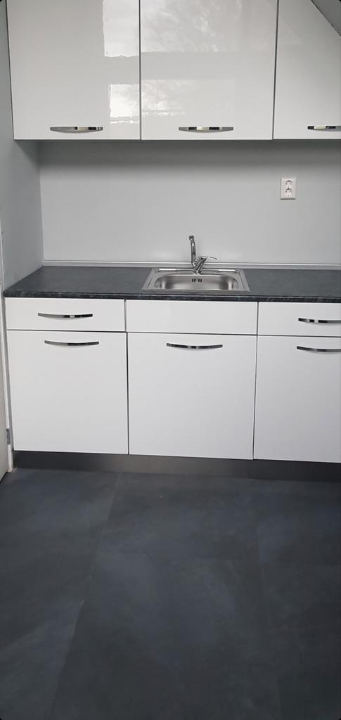 NIEUW MOOI KEUKENBLOK MET BOVEN KASTEN, Huis en Inrichting, Keuken | Complete keukens, Zo goed als nieuw, Enkelwandige keuken