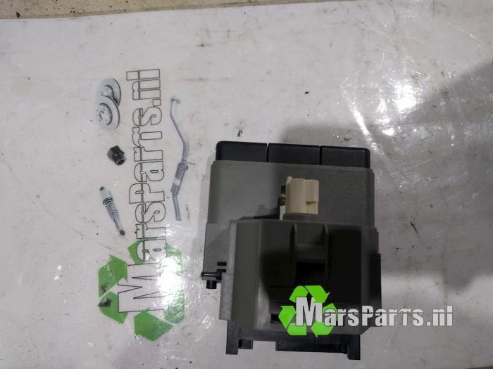 Boordcomputer van een Toyota Avensis, Auto-onderdelen, Elektronica en Kabels, Toyota, Gebruikt, 6 maanden garantie, 12 maanden garantie