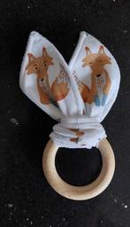 nieuw- Vosje bijtring met bunny ears/ babygym hanger, Kinderen en Baby's, Speelgoed | Babyspeelgoed, Ophalen of Verzenden, Nieuw