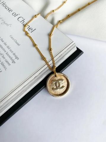 Vintage chanel ketting beschikbaar voor biedingen