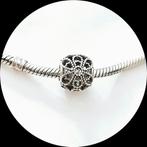 Pandora opengewerkte Bloem Kraaltjes 791282 / retired, Sieraden, Tassen en Uiterlijk, Bedels, Pandora, Ophalen of Verzenden, Zo goed als nieuw