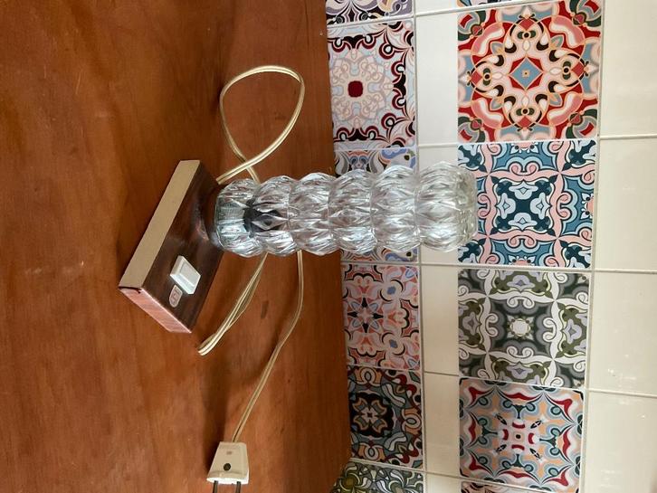 Vintage tafellamp – glas & hout, Huis en Inrichting, Lampen | Tafellampen, Gebruikt, Minder dan 50 cm, Glas, Hout, Ophalen