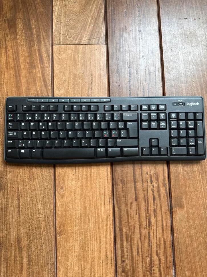 Logitech K270 Draadloos Toetsenbord, Computers en Software, Toetsenborden, Gebruikt, Qwerty, Draadloos, Multimediatoetsen, Ophalen of Verzenden