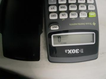 2 rekenmachines inclusief beschermhoesje beschikbaar voor biedingen