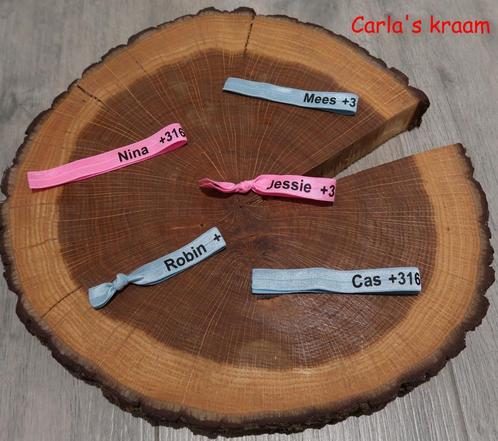 armbandje met naam en telefoonnummer, Sieraden, Tassen en Uiterlijk, Armbanden, Nieuw, Elastiek, Overige kleuren, Ophalen of Verzenden