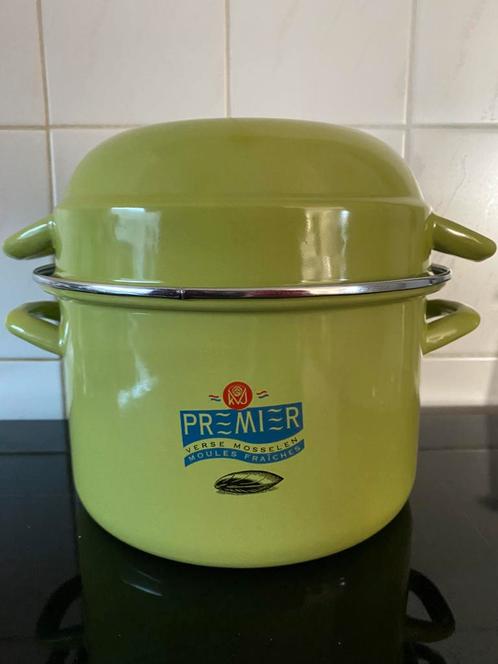 Mosselpan / nieuw / 24 cm doorsnede, Huis en Inrichting, Keuken | Potten en Pannen, Zo goed als nieuw, Ophalen