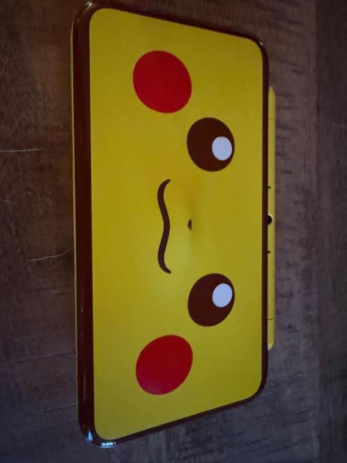 New 2DS XL Pikachu Limited Edition, Spelcomputers en Games, Spelcomputers | Nintendo 2DS en 3DS, Zo goed als nieuw, 2DS XL, Geel