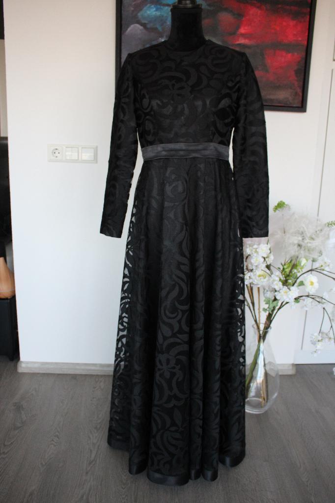 Zwarte galajurk/abiye, lange mouw, ronde kraag, mt 40, Kleding | Dames, Gelegenheidskleding, Zo goed als nieuw, Galajurk, Maat 38/40 (M)