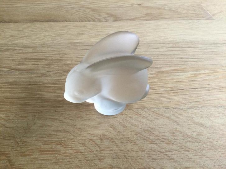 Sèvres konijntje mat glas of kristal, Antiek en Kunst, Antiek | Glas en Kristal, Ophalen of Verzenden