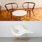 Vitra: Eames La Chaise & George Nelson Pretzel (2), Huis en Inrichting, Stoelen, Ophalen, Zo goed als nieuw, Eén