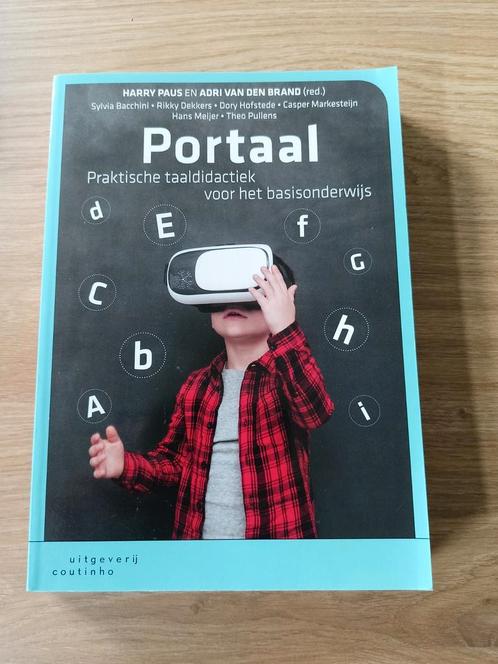 Adri van den Brand - Portaal, Boeken, Wetenschap, Zo goed als nieuw, Sociale wetenschap, Ophalen of Verzenden