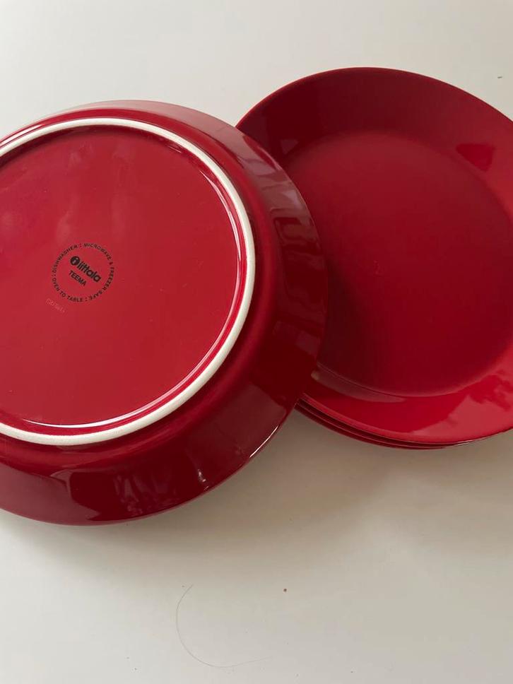Iittala Teema Rood - 4 Broodbordjes 22cm, Diversen, Kerst, Zo goed als nieuw, Ophalen of Verzenden