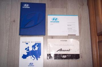 Map met boekjes HYUNDAI ACCENT  1996/2000 beschikbaar voor biedingen