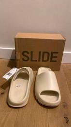 Yeezt slide bone - maat 42, Kleding | Heren, Schoenen, Slippers, Overige kleuren, Nieuw, Ophalen of Verzenden