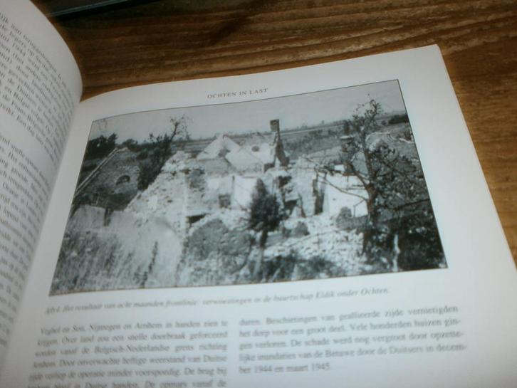 ochten in last 1940-1945 met fotos uit wo2, Boeken, Oorlog en Militair, Nieuw, Overige onderwerpen, Tweede Wereldoorlog, Ophalen of Verzenden