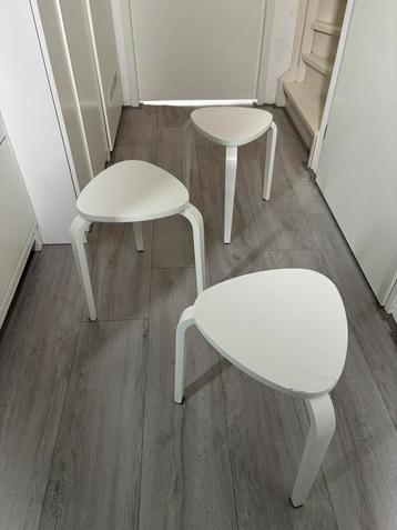 3 Ikea krukjes kyrre 3 wit beschikbaar voor biedingen