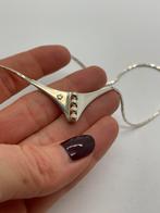 A485 Prachtige zilveren ketting met hanger Fins design, Ophalen of Verzenden, Zilver, Ketting