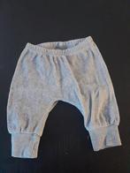 Grijze broek maat 50, Kinderen en Baby's, Babykleding | Maat 50, Gebruikt, Broekje, Ophalen of Verzenden, Onbekend