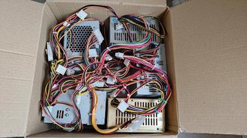 5x oude pc voeding retro beschikbaar voor biedingen