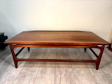 Vintage Webe Salontafel jaren 70 Louis van Teeffelen beschikbaar voor biedingen